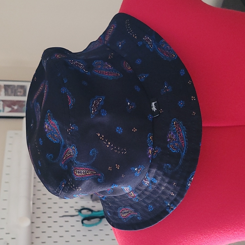STUSSY bucket hat